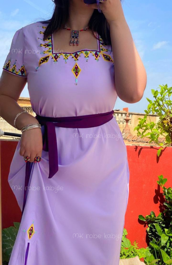 Robe kabyle – Broderie carrée – Mauve – Image 2