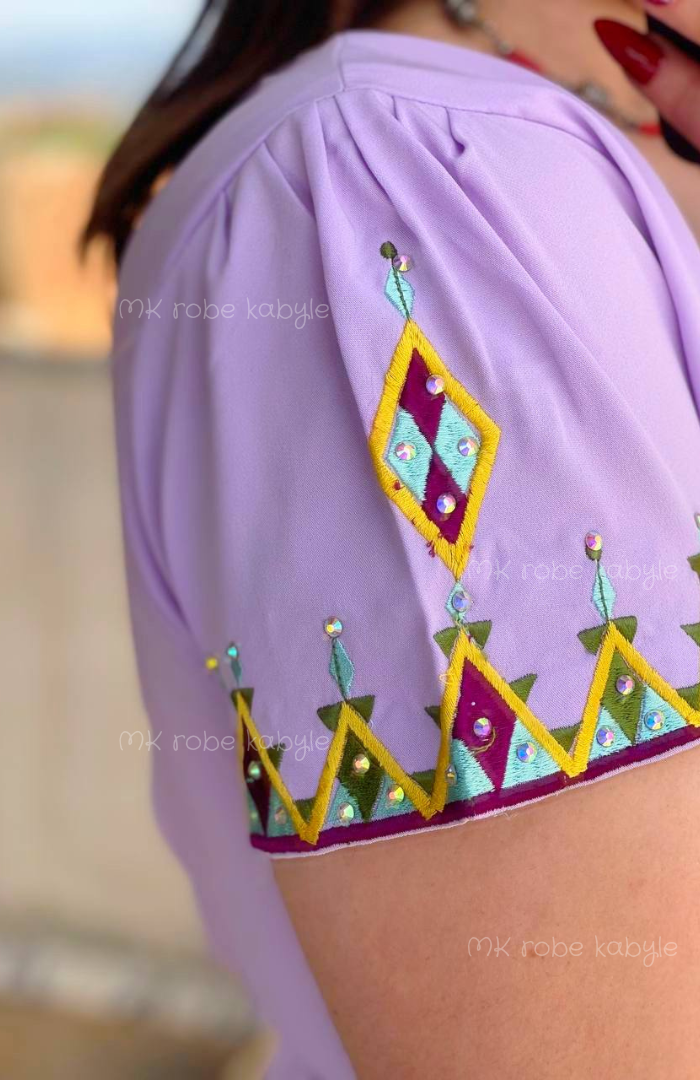 Robe kabyle – Broderie carrée – Mauve – Image 4